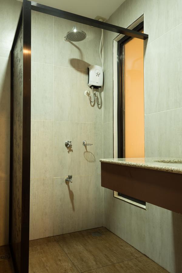 Maruyog'S Ridge Convention Center Hotel Кесон Сити Екстериор снимка