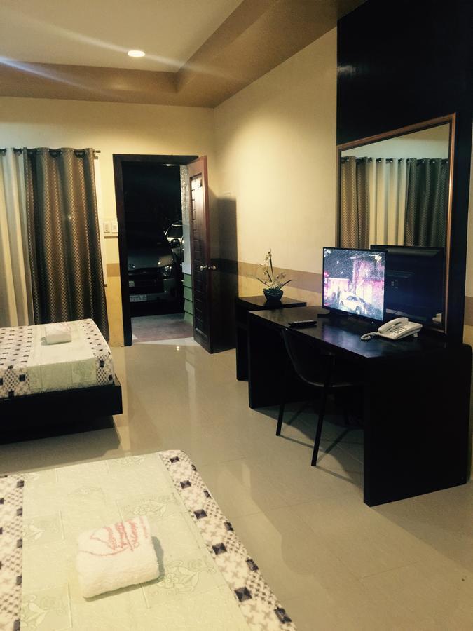 Maruyog'S Ridge Convention Center Hotel Кесон Сити Екстериор снимка